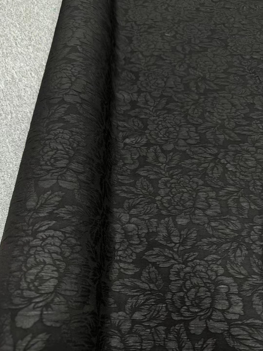 新品30姆米冠乐绉提花香云纱真丝面料高定套装连衣裙纯桑蚕丝布料