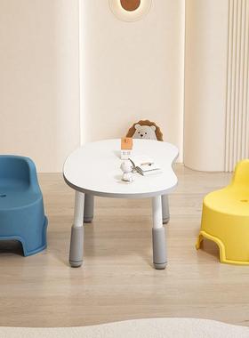 The children  s peanut-table baby learns about the baby-and