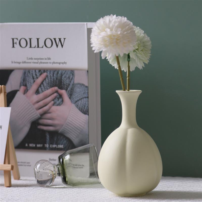 The modern Nordic Cream Wind creative ceramic vase home deco