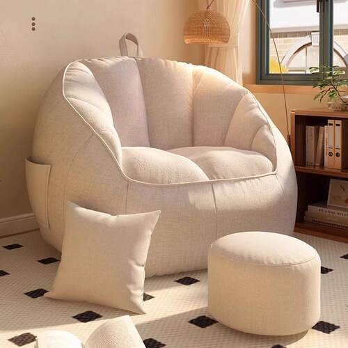 A lazy little couch can sleep in a bean bag, a single-person