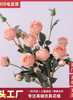Simultaneous bouquets of high-profile roses and fake bouquet