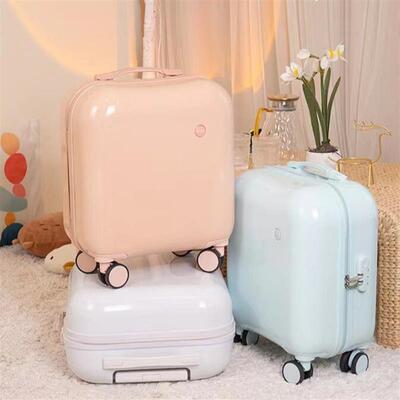 18 inches of small light-boarding luggage for boys with a 20