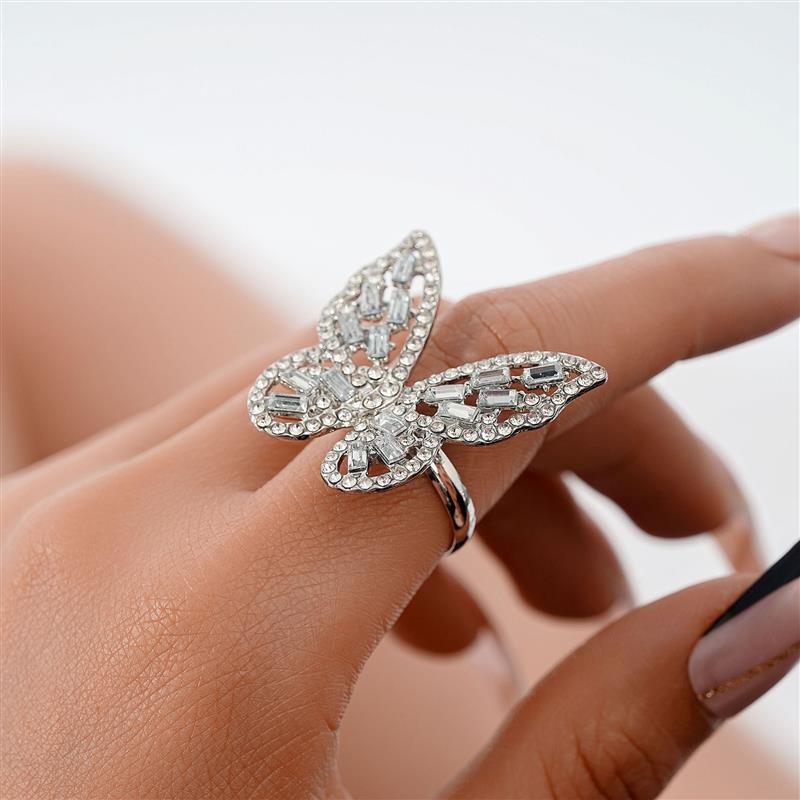 A single ring in Europe and America. Fashioned butterflies w