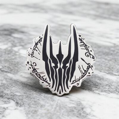 Sorens helmet is marked by a brooch and phantom vision char