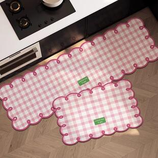 The silica silica silica mat in the kitchen snorts oil to cu
