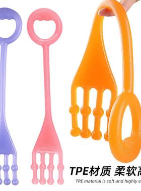 Markalons two toe pullers, both male and female, are traini