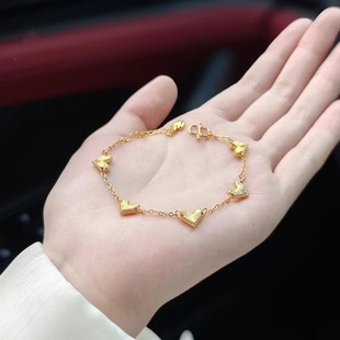 欧美跨境外贸沙金饰品新中式轻奢风镭射爱心五花手链设计久不掉