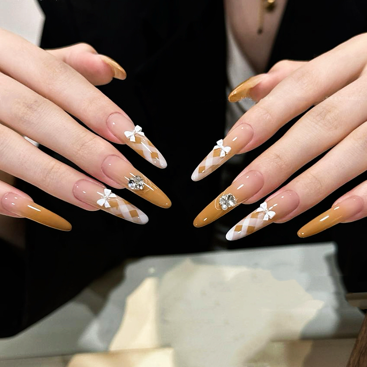 纯手工穿戴美甲高级精致轻奢长款成品棕黄格纹法式秋冬显白蝴蝶结