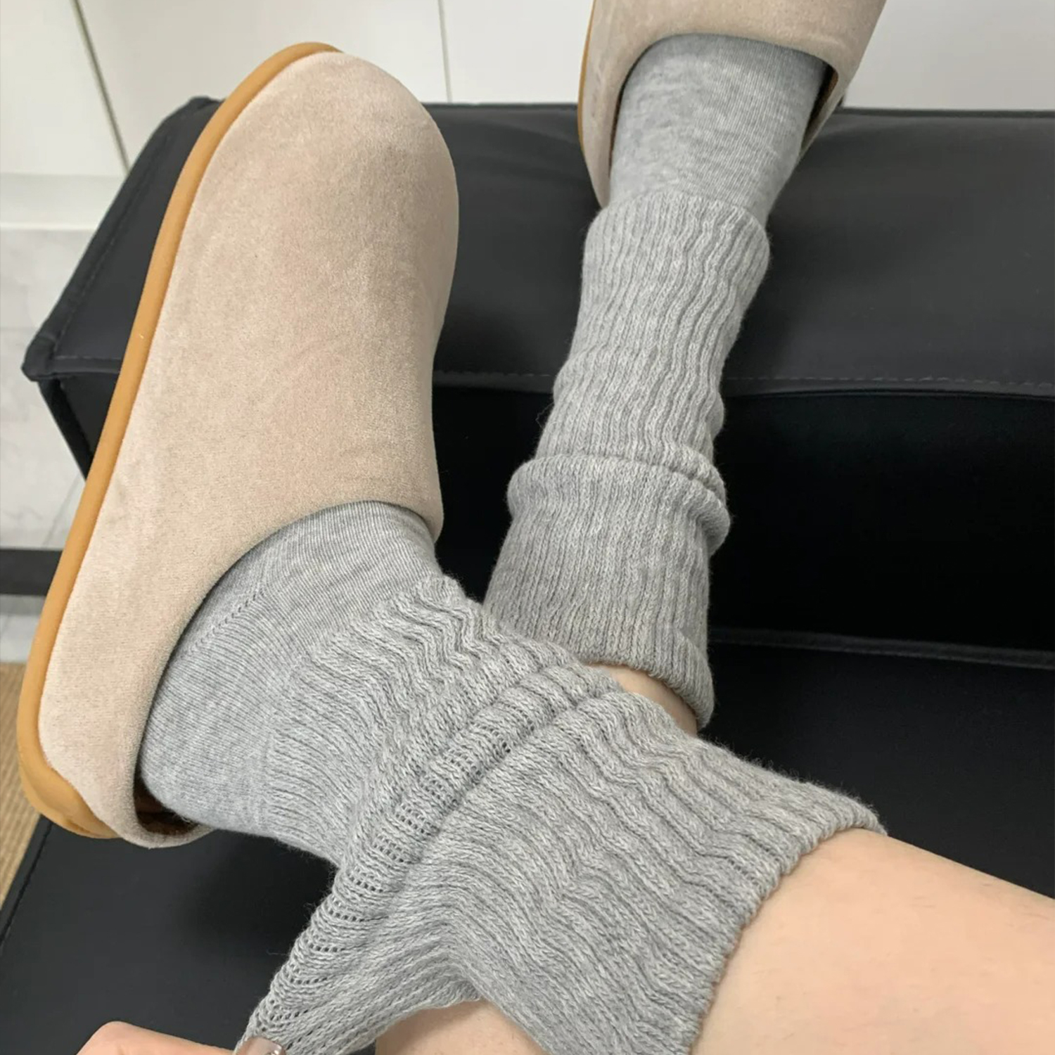 灰色小腿袜子女款秋冬长筒袜雪地