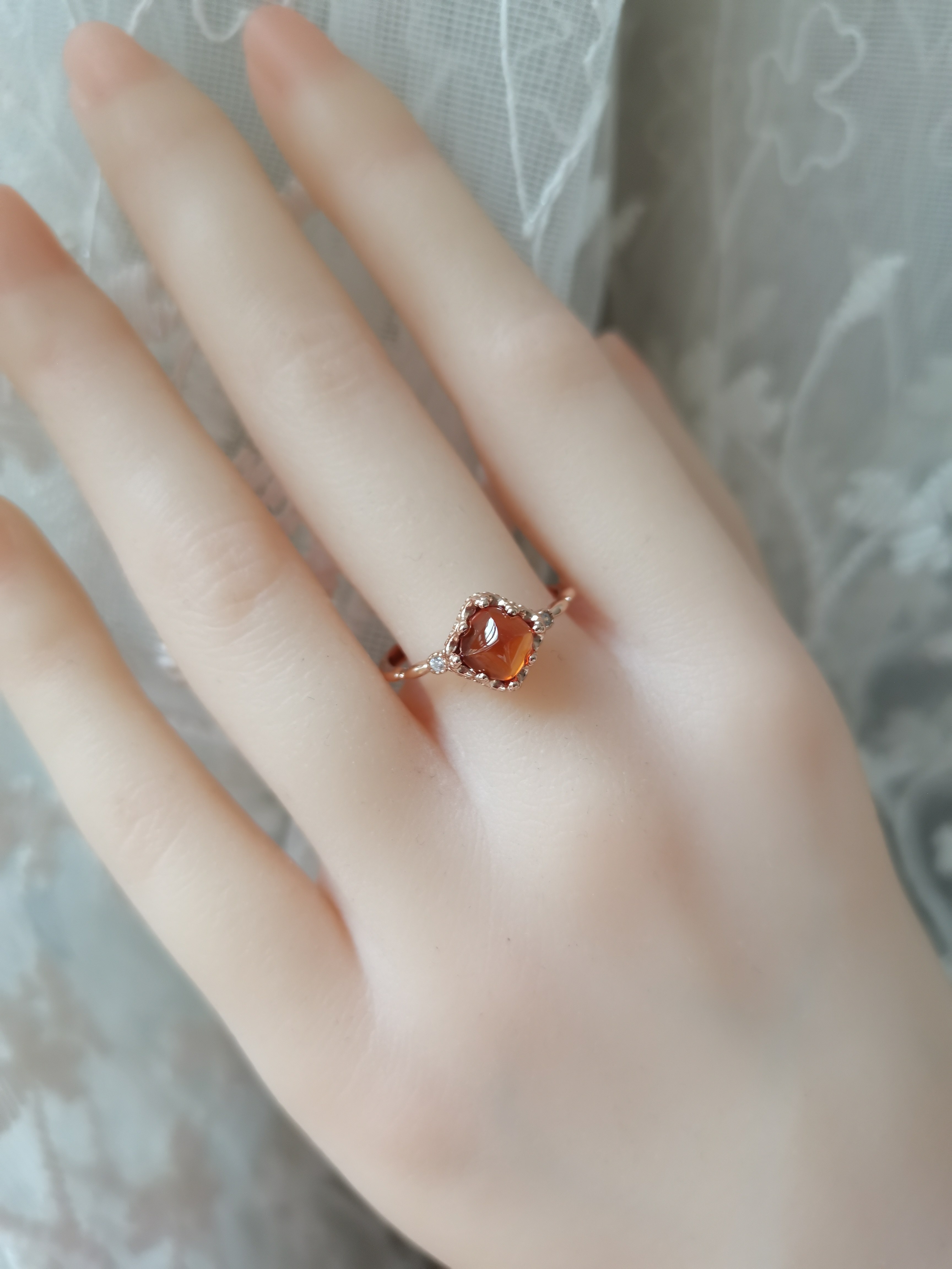 蜜糖皇冠芬达石榴石戒指925银女