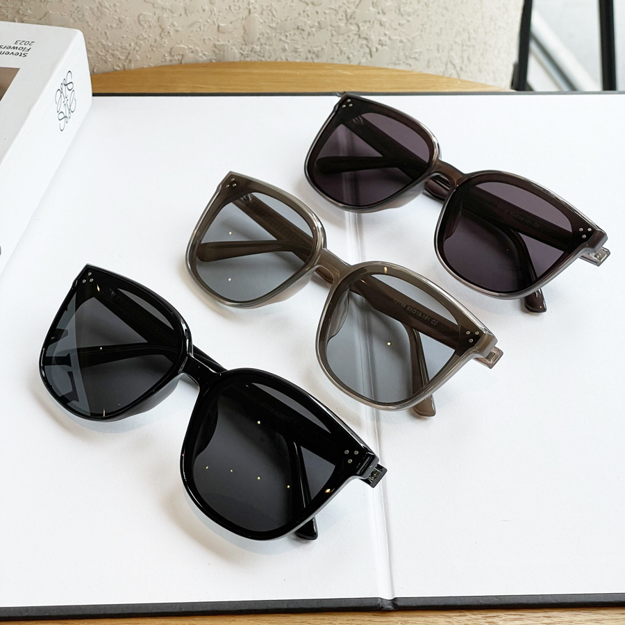 日本品质TR板材插芯脚墨镜男高级感2025新款太阳镜复古方框眼镜女