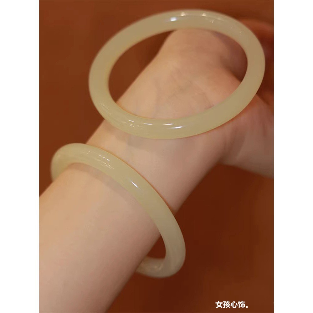 日本品质天然新疆青白玉手镯女款冰种圆条细条青白玉镯子和田玉晴