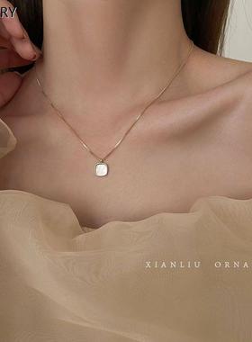 轻奢小众方形仿贝母项链