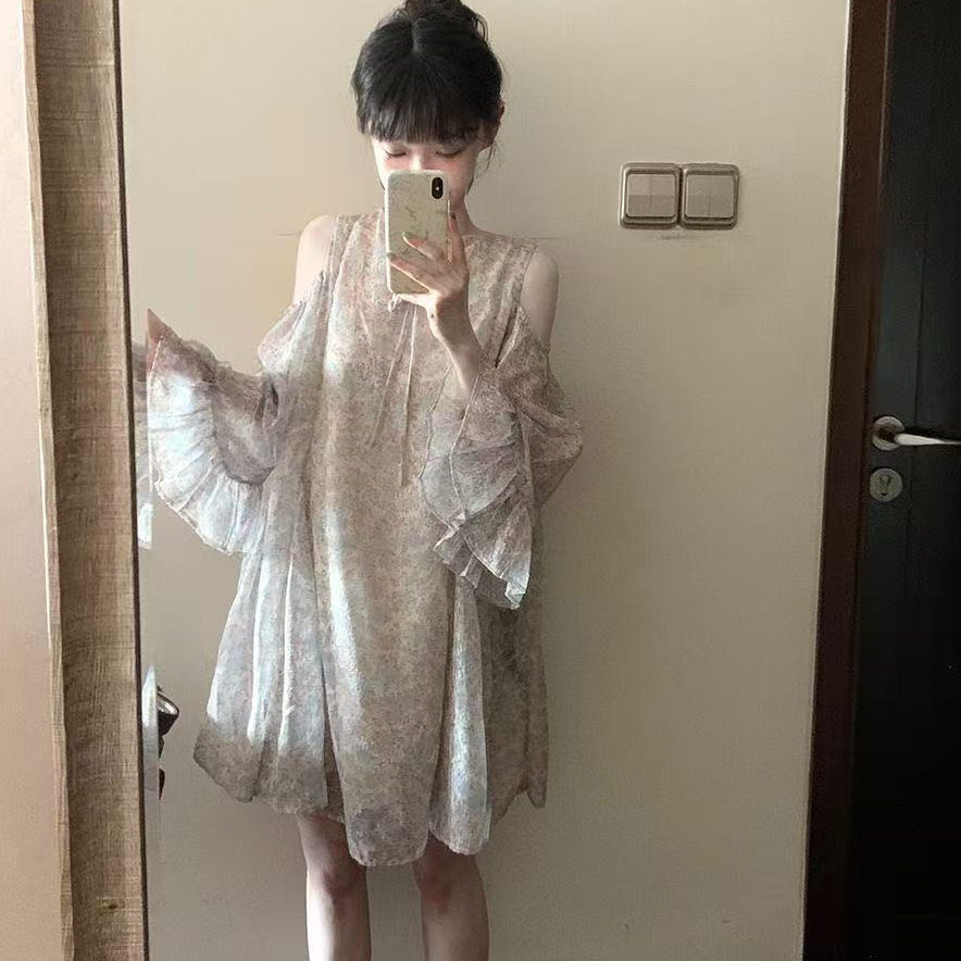 2026日系文艺少女感碎花露肩连衣裙小个子甜美清新宽松荷叶边短裙