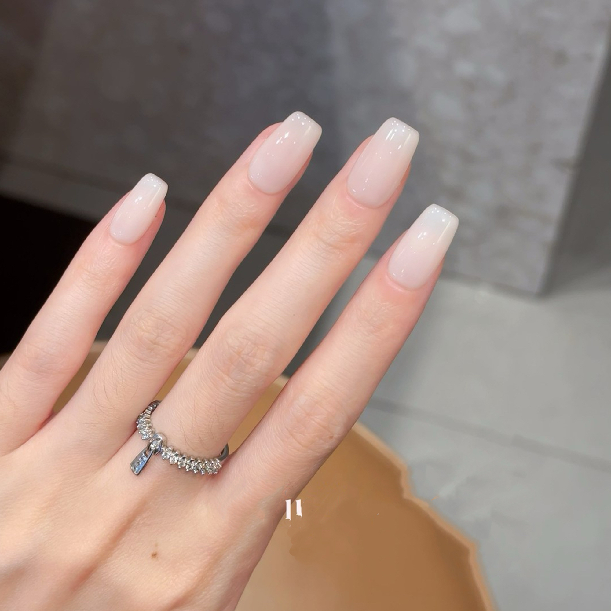 屿奈手工穿戴甲乳白色百搭流行