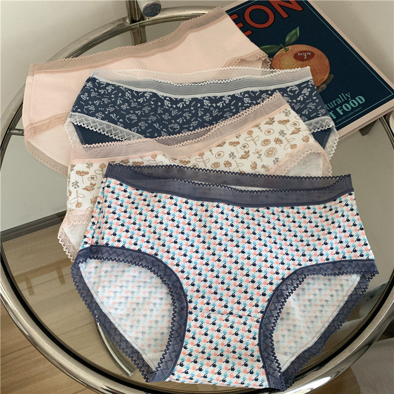 Japanese fresh girl's cotton underwear with low waist and lovely Mori girl's floral print