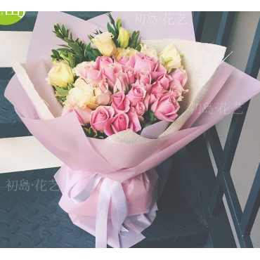 桐乡市植物园世纪大道崇福传媒学院石门鲜花店母亲节速递玫瑰花束
