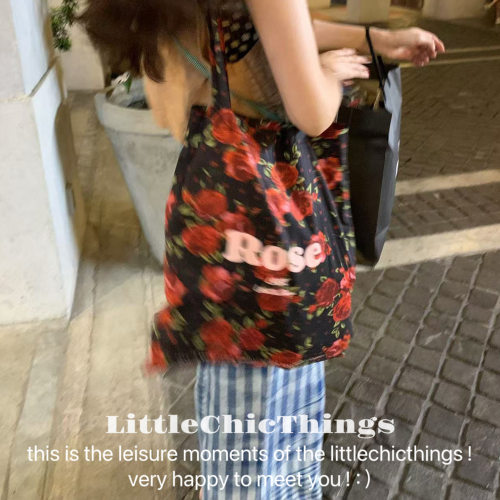 韩版ins南洋风情黑色玫瑰碎花度假风大容量通勤单肩包时尚帆布包