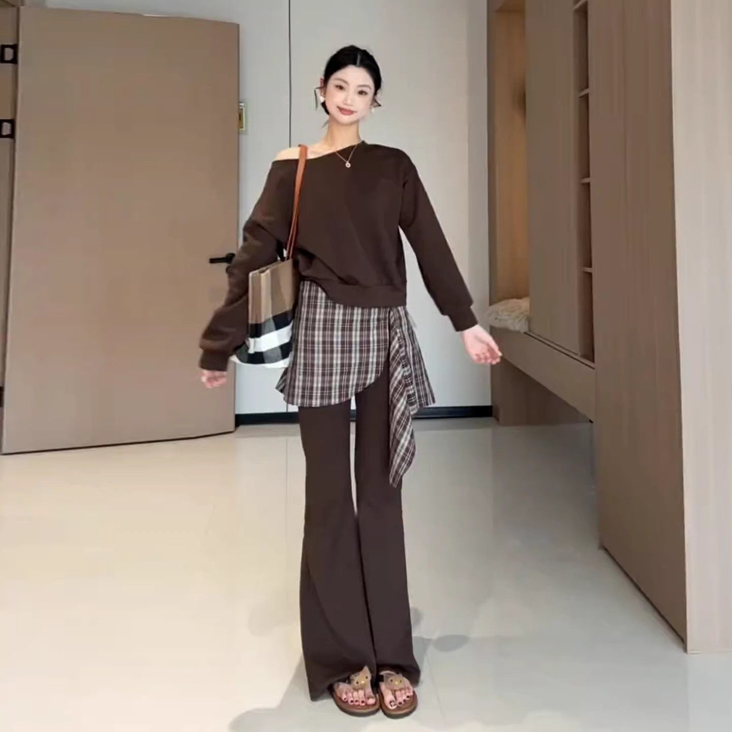 2026新款韩系高级感穿搭一整套女秋冬季运动休闲斜肩卫衣两件套装,女装/女士精品,时尚套装,淘宝优惠券,粉丝福利购,淘宝优惠卷