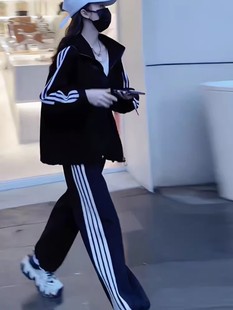 运动套装女士2023秋冬新款韩版复古宽松连帽卫衣三条杠裤子两件套