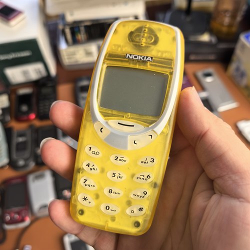诺基亚 3310 复刻三网通4G  磨砂透明壳 实拍图