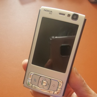 塞班 经典 上下双滑 全新库存 诺基亚N95实拍图