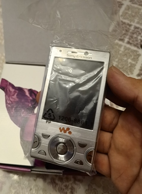索尼爱立信 W995 经典旗舰音乐机 库存全新全套三码合一