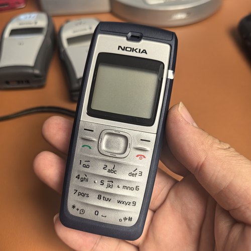 诺基亚 1116 行货原装 库存全新 经典小直板 黑白屏