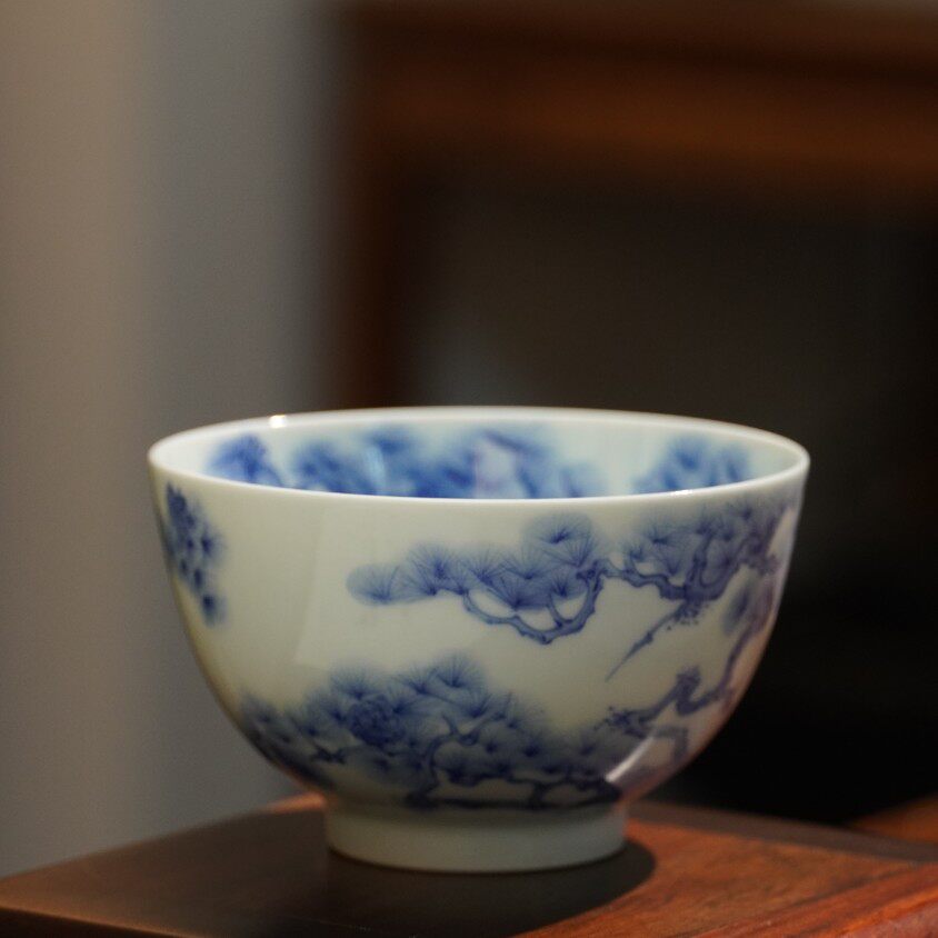 景德镇谷雨山房淡描青花松虬图抱石杯手工手绘主人茶杯