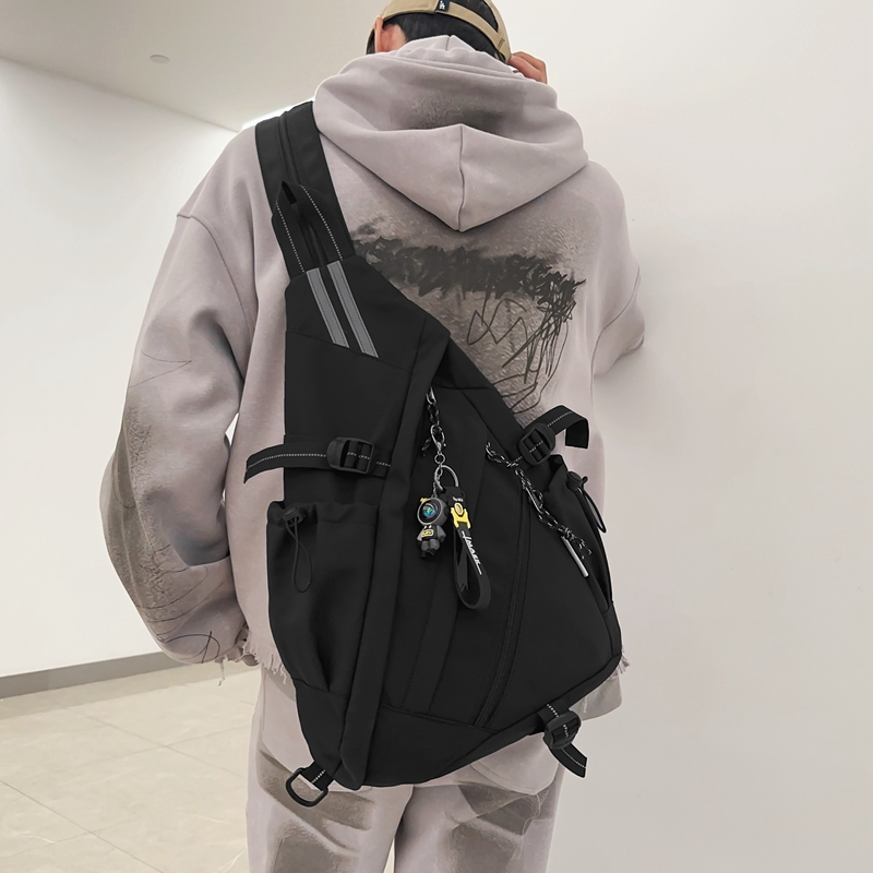背包男2025新款大容量男生斜挎包男士小挎包男款骑行包包单肩肩包