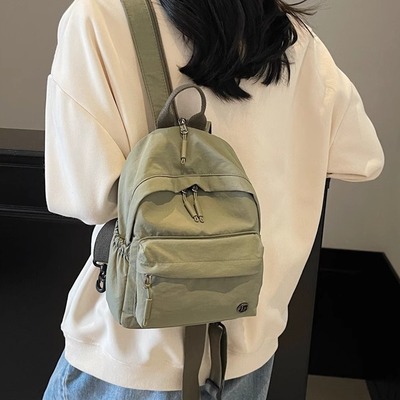 双肩包女2025新款超火包包小众高级感胸包轻便通勤迷你小背包肩包