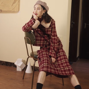 喵吉复古毛毛领中长款呢子大衣套装红色格子毛呢外套女冬加棉加厚