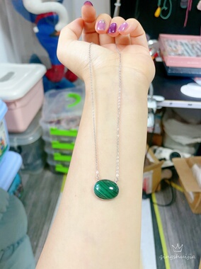 天然孔雀石项链锁骨链，s925纯银一体链，简单百搭。