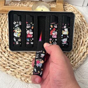 网红爆款蜡笔小新防风打火机高颜值创意个性粉色火焰金属送男友潮