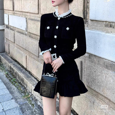 2025早秋新款法式蕾丝拼接黑色丝绒连衣裙女赫本风小黑裙子2145