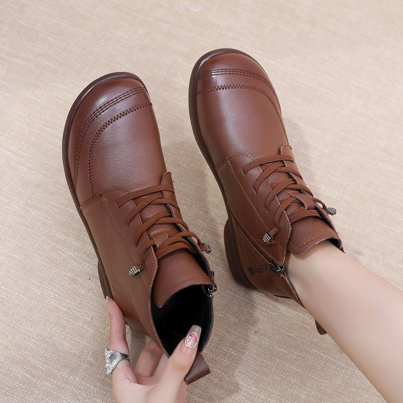 秋冬平底真皮大码舒适单靴牛筋软底中老年妈妈棉鞋女防滑短靴绑带