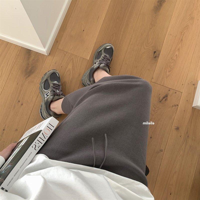 显瘦时髦垂感高腰直筒裙