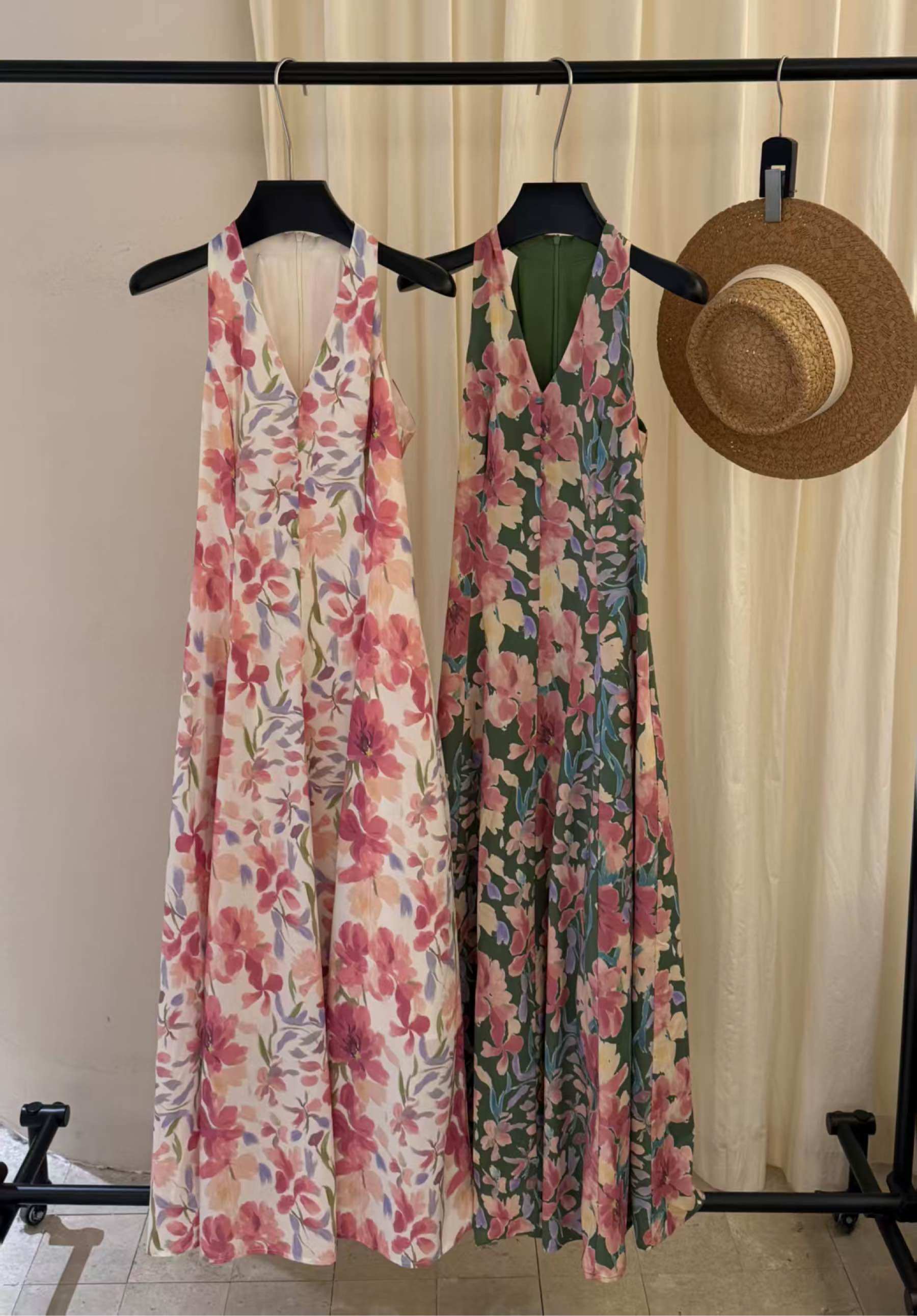 【现货】26夏法式名媛V领修身显瘦度假风女夏甜美减龄印花连衣裙