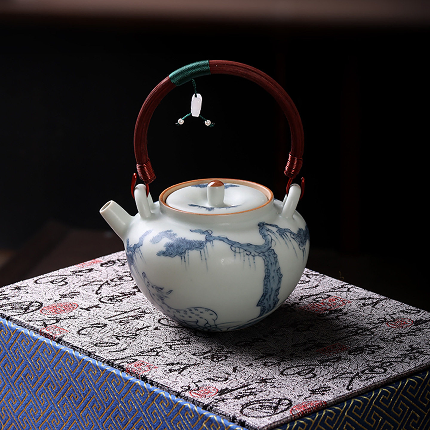 釉下贴绘藤柄提梁壶青花瓷泡茶壶亚青单壶陶瓷复古小鹿中式大壶