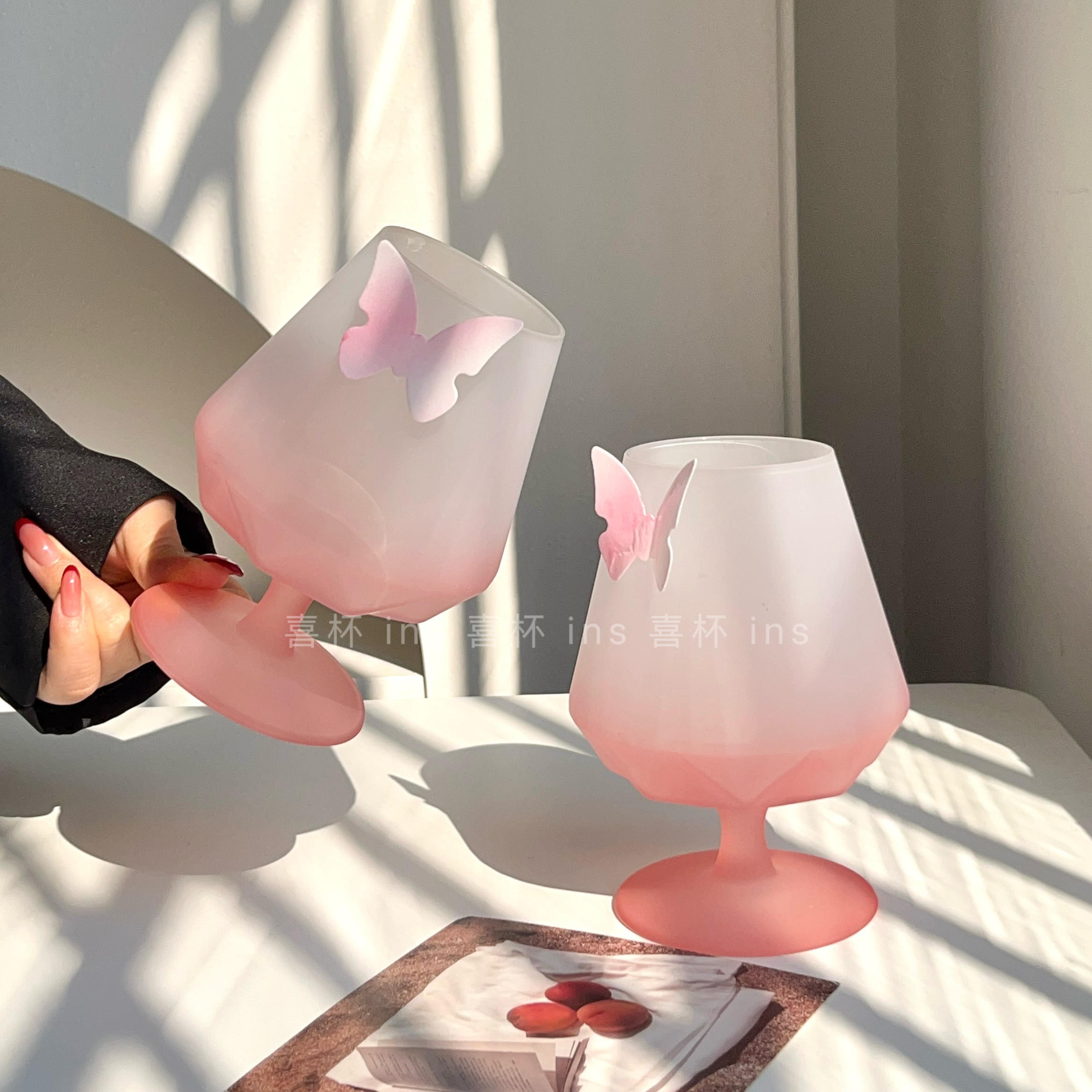 粉色渐变创意矮脚葡萄酒杯果汁杯