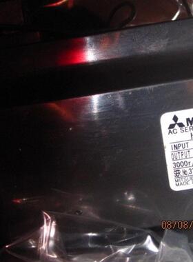 九成新伺服电机HC-MFS73B