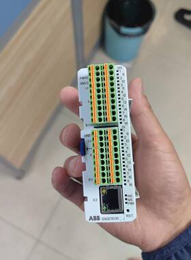 全新拆机DSQC1030，实物图底下卡口轻微瑕疵，需要直接拍议价