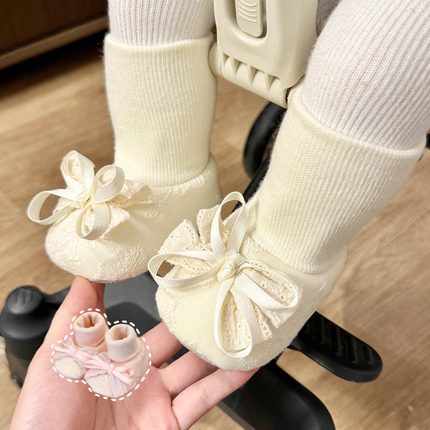 冬季新生儿鞋女宝宝保暖公主棉鞋婴儿步前鞋袜3-12个月软底护脚套