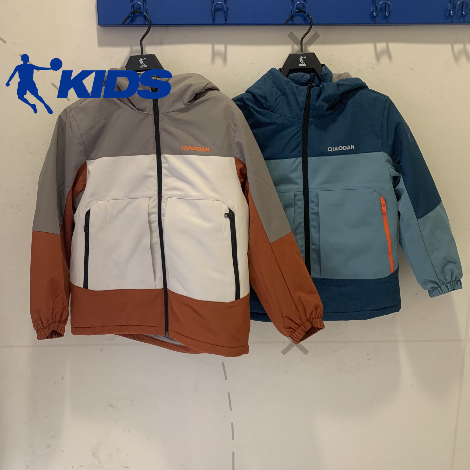 乔丹儿童冲锋衣男大童保暖羽绒服