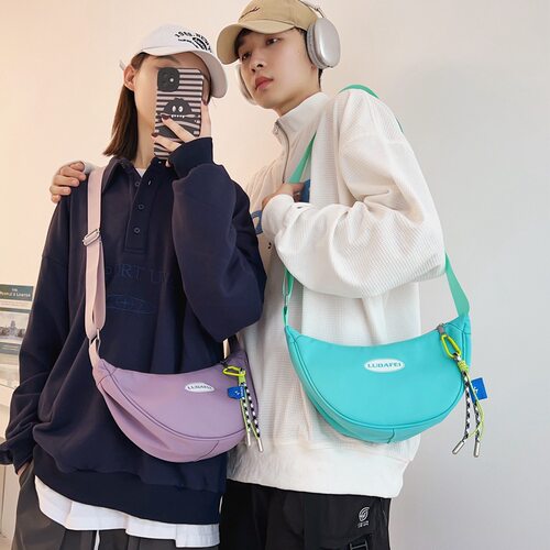 新款睿营斜挎包男女学生街头手机