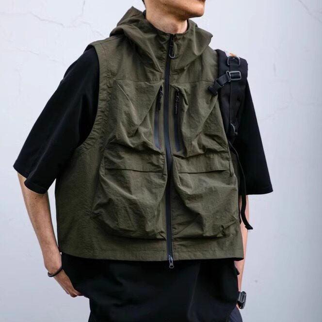 户外潮牌连帽马甲男日系多口袋露