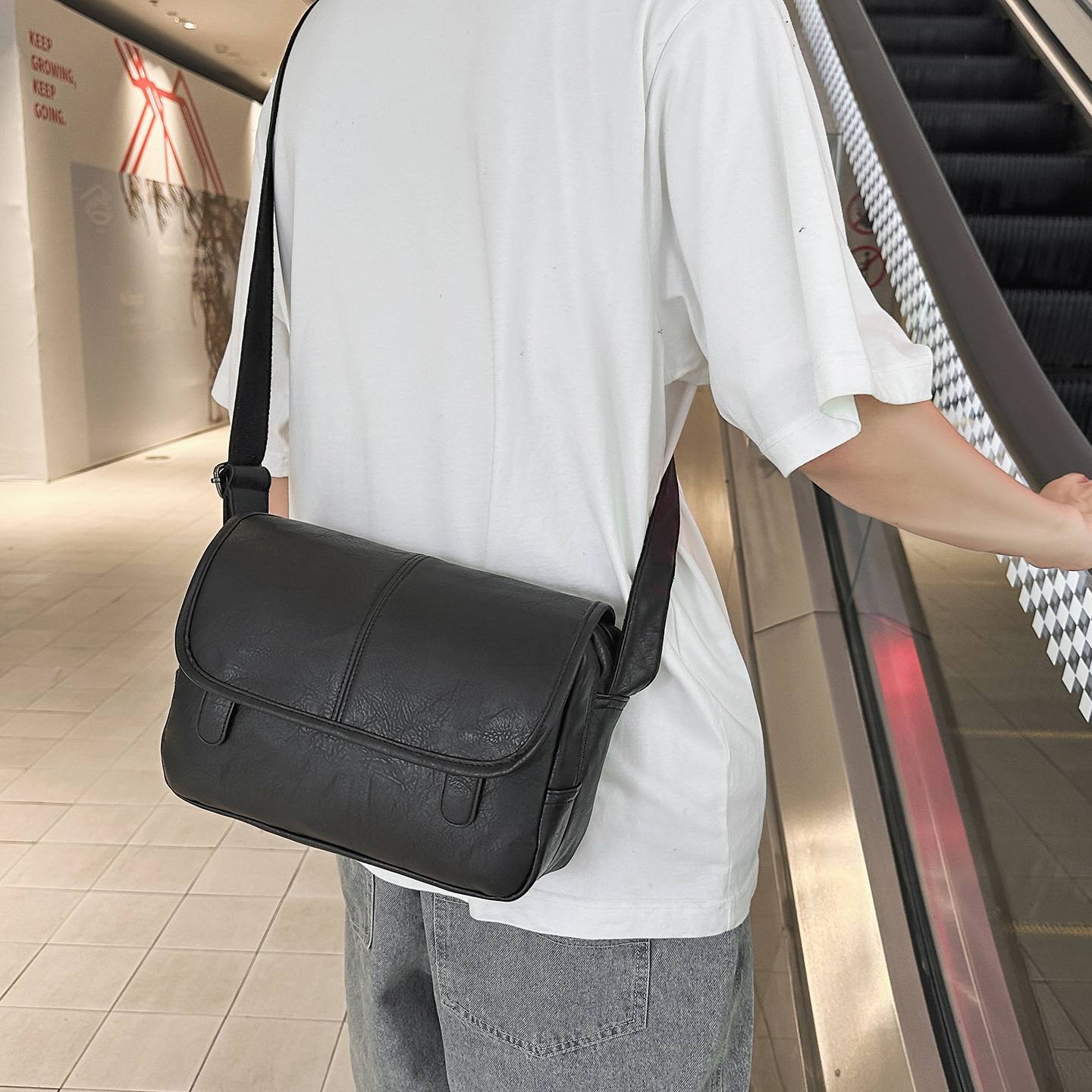 高级感软皮男士斜挎小背包女通勤