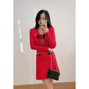 2025春季新款法式小香风红色春节新年玫瑰花饰针织收腰连衣裙