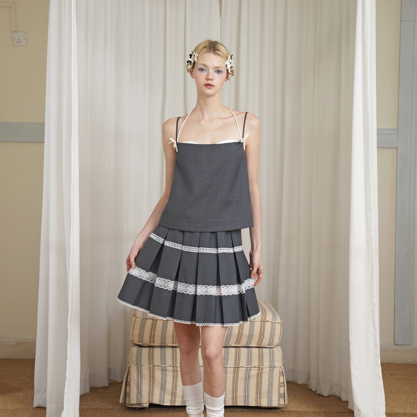 羊毛蕾丝花边拼接伞型百褶半身裙