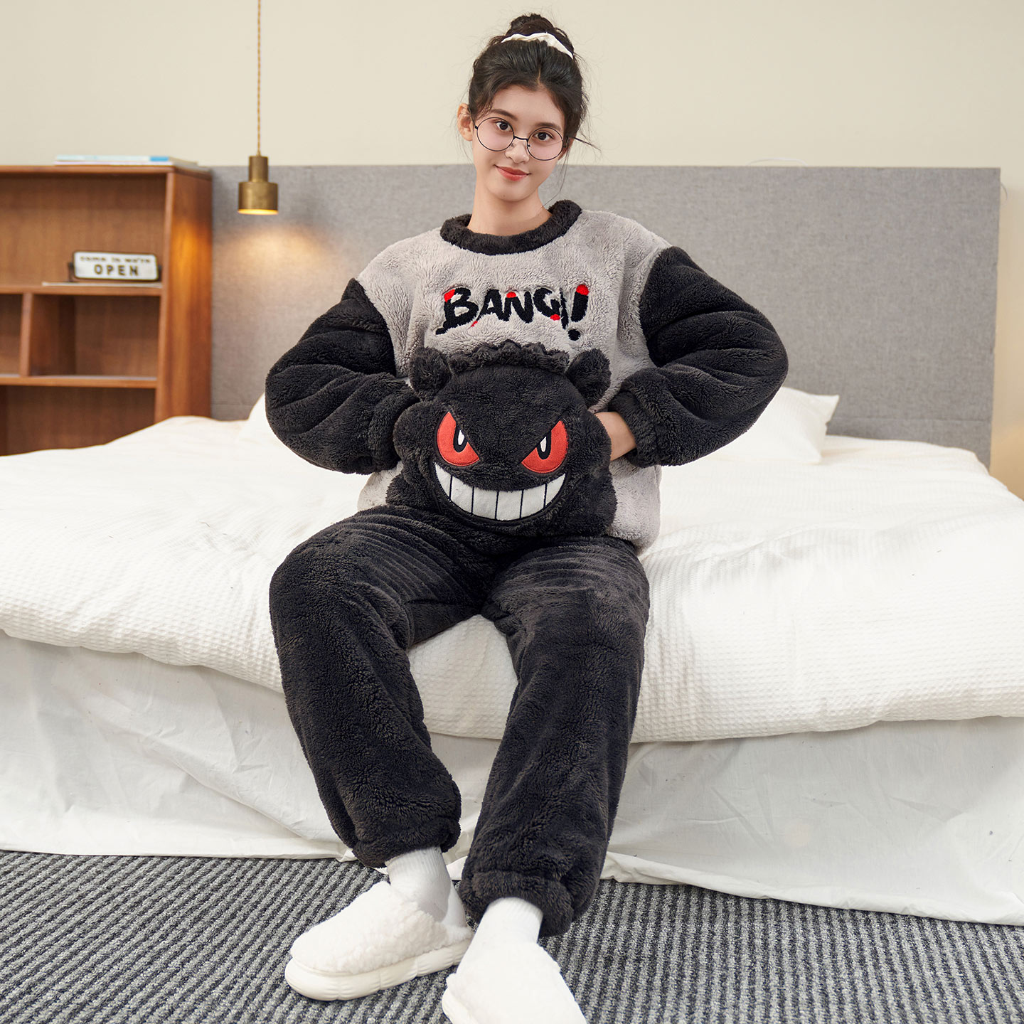 珊瑚绒套头睡衣女款小怪兽秋冬季2025新款加绒加厚保暖家居服套装